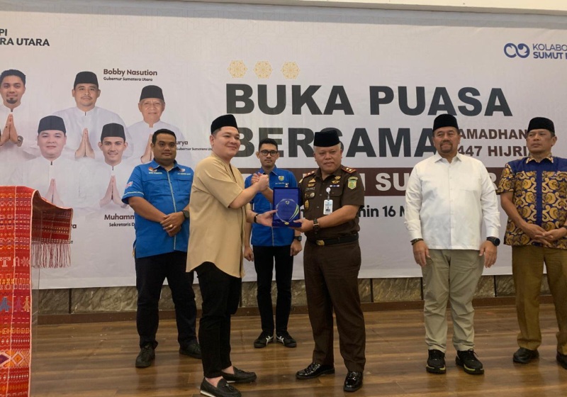 KNPI Sumut Berikan Penghargaan Penegakan Hukum Dan Anti Korupsi Kepada Kajatisu 