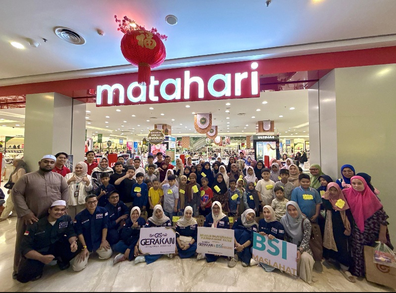 Komunitas GIS Medan Ajak Puluhan Anak Yatim Belanja Baju Lebaran Di Mal