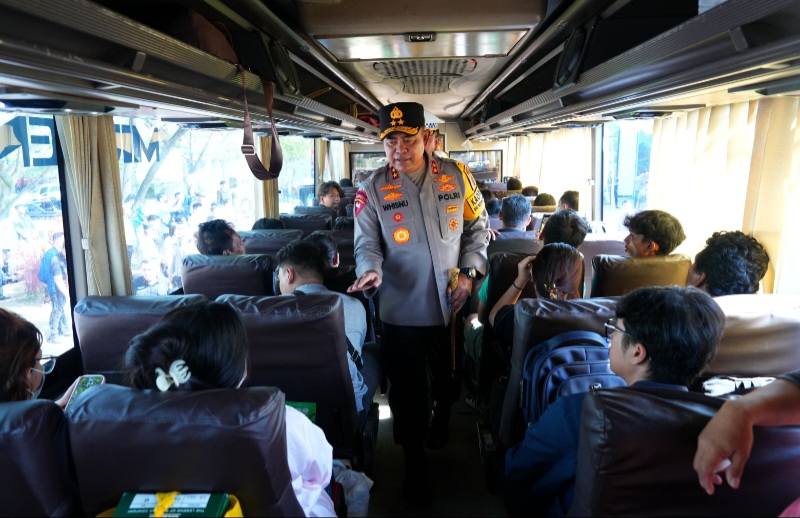 Polda Sumut Berangkatkan 192 Pemudik Gratis