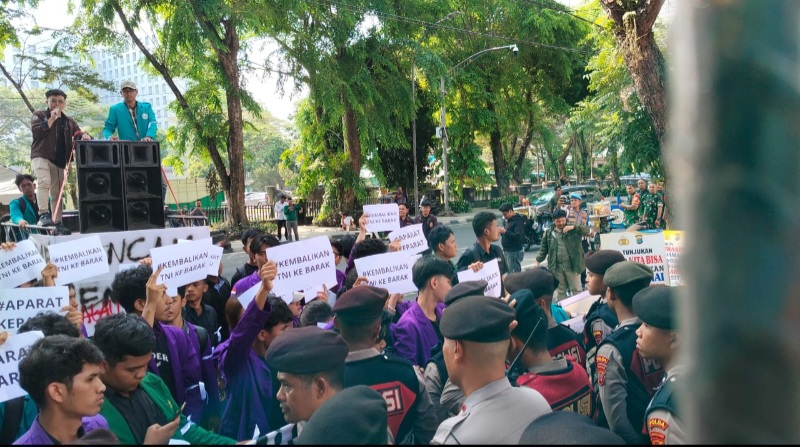 Mahasiswa Kepung DPRD Sumut, Tuntut Keadilan Untuk Andrie Yunus