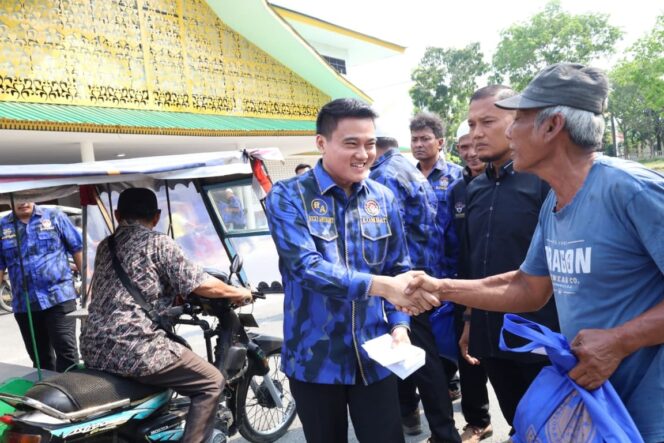 KOMBAT Sumut Salurkan Bantuan Untuk Masyarakat Langkat