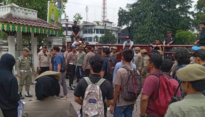 Toko Crown Iskandar Muda Kangkangi Perda, Walikota Medan Tak Bernyali Menindak