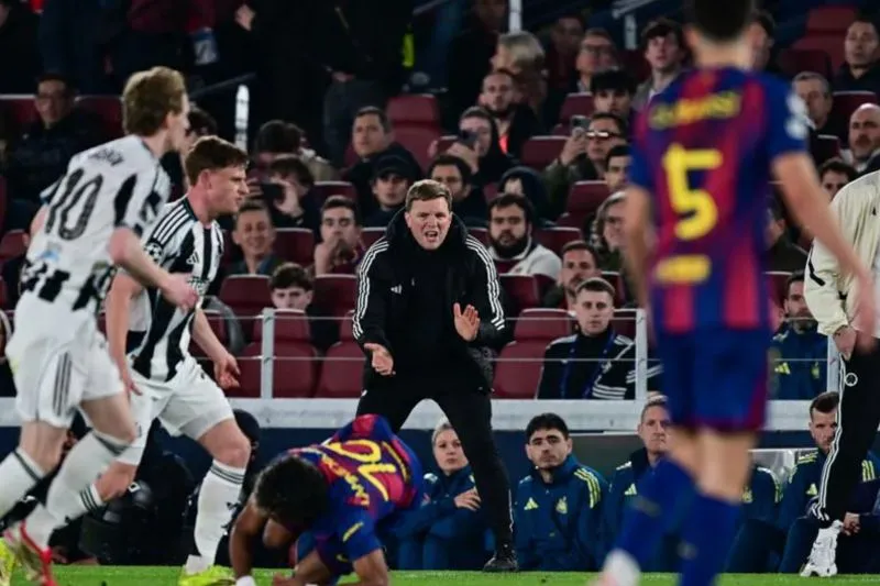 Howe Kecewa Berat Pertahanan Newcastle Digasak Barcelona