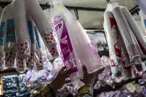 Harga Plastik Naik, Tekan Margin Industri Dan Picu Perubahan Model Bisnis