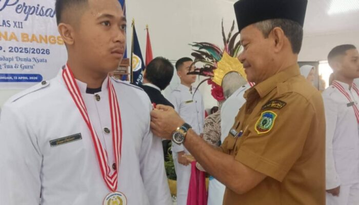 Bupati Palas Hadiri Wisuda SMA Plus Taruna Bangsa Angkatan VII