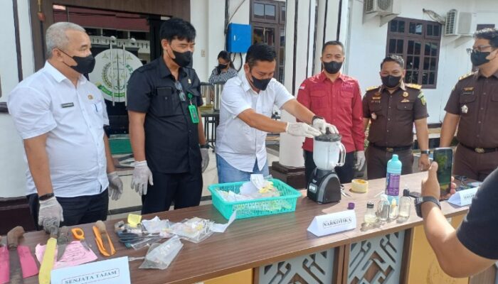 Kejari Gunungsitoli Musnahkan Barang Bukti Tipidum