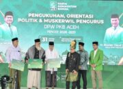 Sepuluh Tiket Umrah Diserahkan Oleh Gus Muhaimin Iskandar Kepada Ulama Besar Aceh