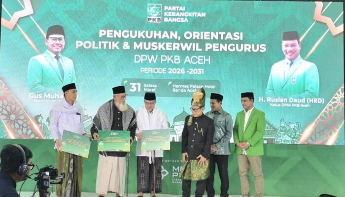 Sepuluh Tiket Umrah Diserahkan Oleh Gus Muhaimin Iskandar Kepada Ulama Besar Aceh