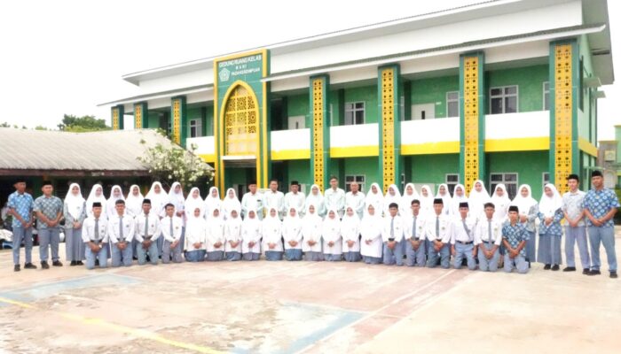 Luar Biasa, 47 Siswa MAN 1 P.Sidimpuan Masuk PTN Tanpa Testing, Termasuk Ke Undip dan IPB