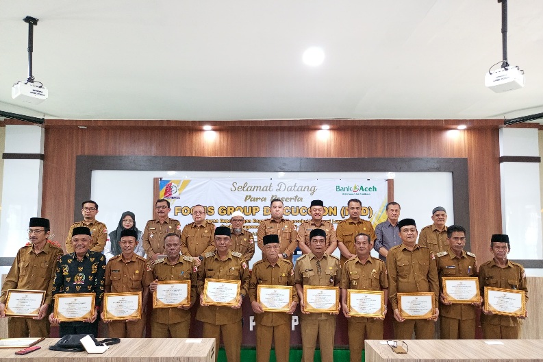 Pencairan DD Tercepat Tahap I 2026, Pemkab Nagan Raya Beri Penghargaan Ke 10 Desa