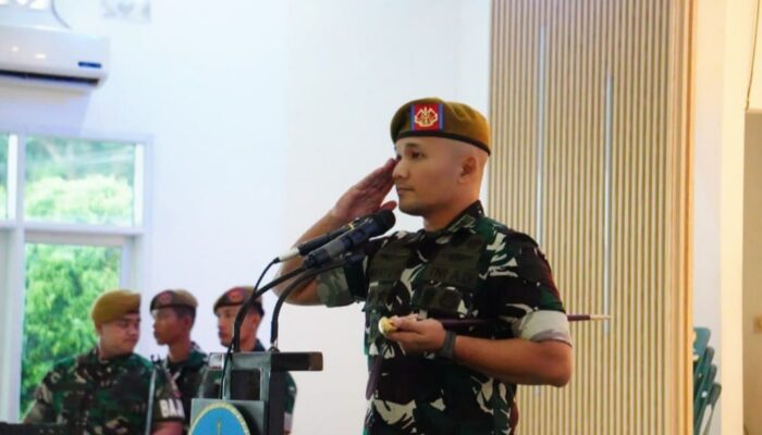 Letkol Arh Wahyu Hidayat Pimpin Upacara Kenaikan Pangkat Bintara dan Tamtama