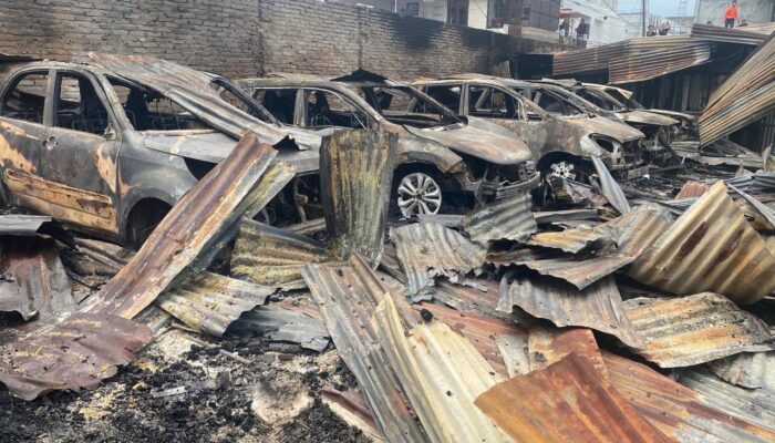 Gudang Penyimpanan Mobil di Kisaran Terbakar, 19 Mobil dan 4 Motor Hangus Dilalap Api