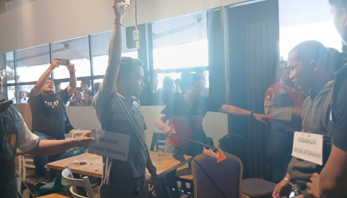 Polisi Gelar Reka Ulang Pembunuhan di Kafe Lotta Pematangsiantar