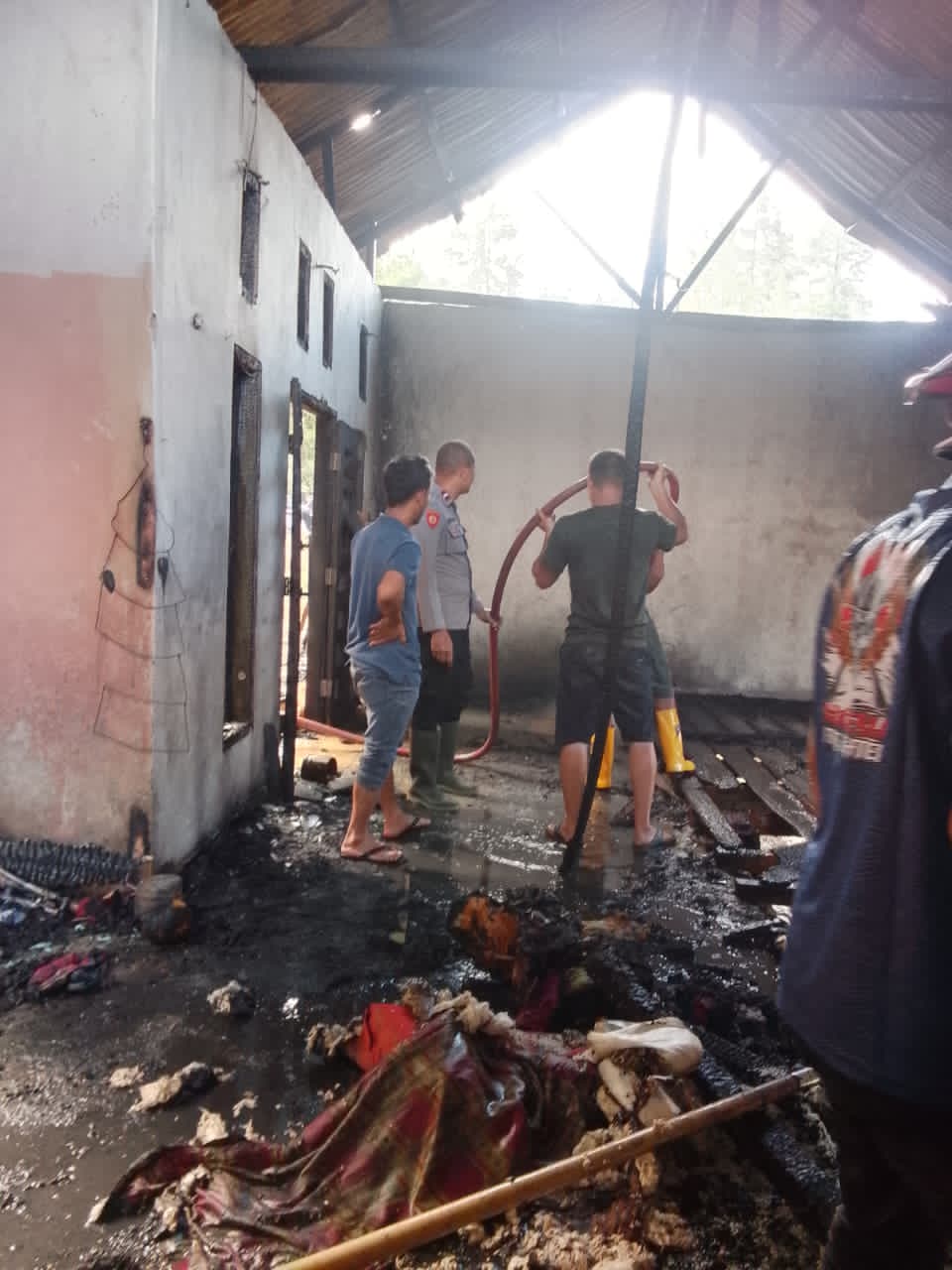 Rumah di Kampung Mengaya Hangus Terbakar, Diduga Korsleting Listrik