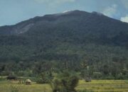 Status Waspada, Masyarakat Dilarang Masuk Radius 1,5 Km dari Kawah Sorik Marapi