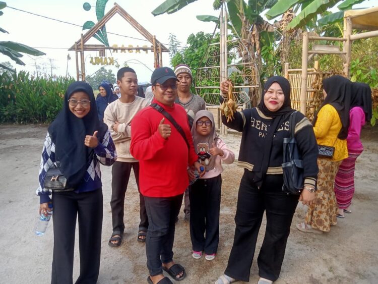 Pasar Kamu Bagikan 1.000 Ketupat Gratis saat Lebaran Ketupat