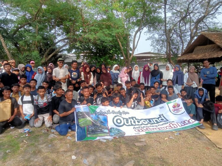 Ratusan Remaja Batangkuis Ikuti Outbond dan Launching Komunitas Ukhuwah Kita di Pantai Dewi Indah