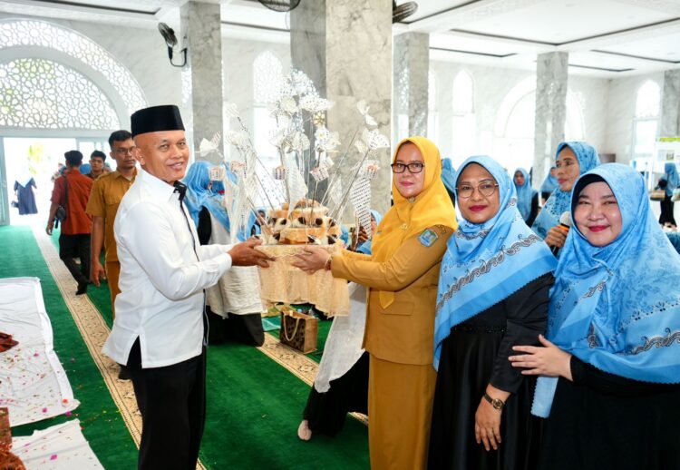 Asisten I Setdako Binjai Hadiri Pengajian Dhuha dan Tepung Tawar 45 Calhaj Kota Binjai