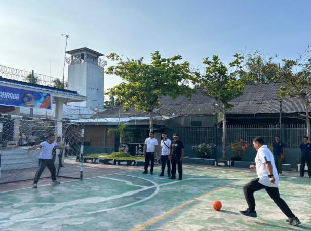 Pegawai Dan WBP Ikuti Pekan Olahraga HBP Ke-62 Di Lapas Labuhan Ruku