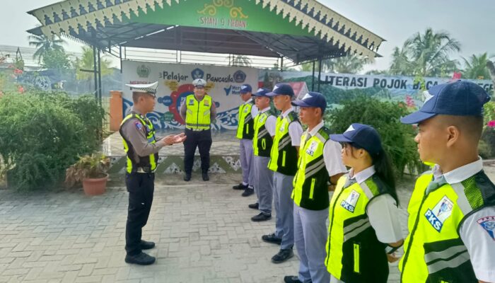 Sat Lantas Polres Pelabuhan Belawan Latih PKS di SMA Negeri 9 Medan