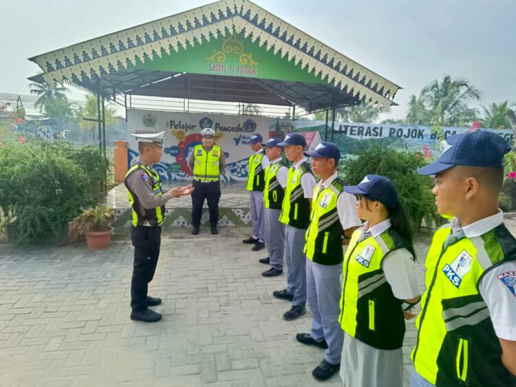 Sat Lantas Polres Pelabuhan Belawan Latih PKS di SMA Negeri 9 Medan