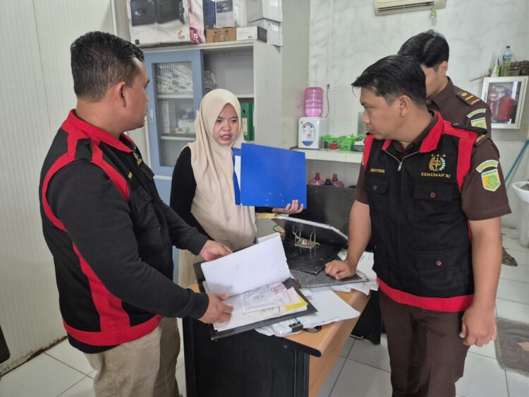 Kejati Aceh Geledah Kantor PT Perikanan Indonesia Simeulue, Sita Dokumen dan Laptop