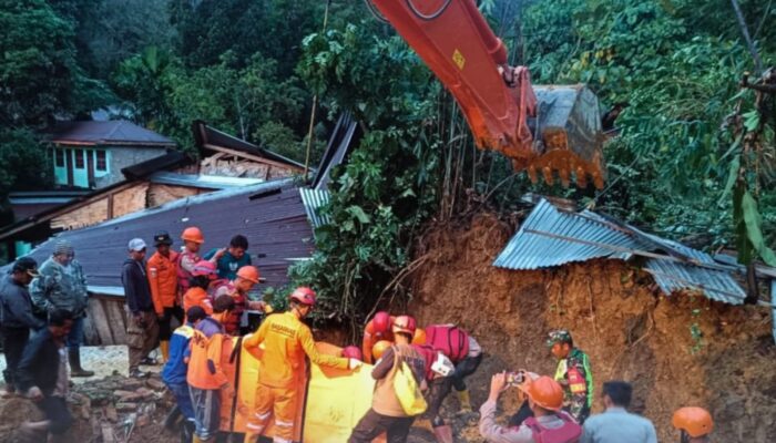 Lima Tewas Korban Longsor Sembahe, Polda Sumut Terjunkan Brimob Evakuasi Korban