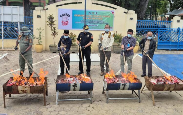 Bea Cukai Langsa Musnahkan 545.452 Batang Rokok Ilegal Senilai Rp1,29 Miliar