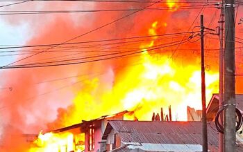 Kebakaran Hebat Ludeskan Puluhan Ruko di Pusat Kota Gunungsitoli