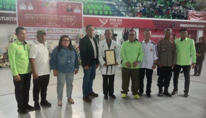 Dukung Pembinaan Karate, Kadispora Sumut Terima DAN IV Kehormatan BKC Indonesia