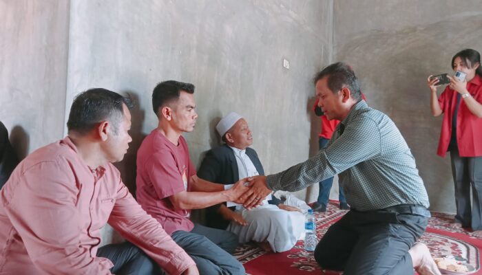 Korban Kebakaran Bukit Malintang Terima Bantuan dari PDI Perjuangan