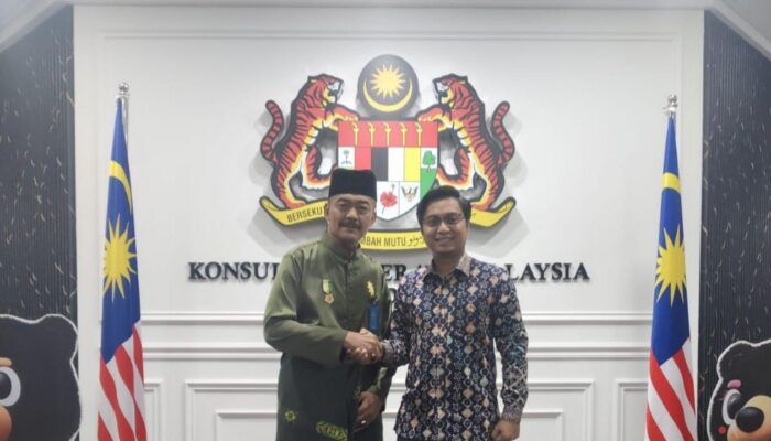 Ketua Gerbang Malay Silaturahmi Dengan Konjen Malaysia 