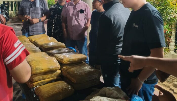 Dikejar Aparat, Kurir Buang 33 Ball Ganja, Mobil Ditinggal Kosong