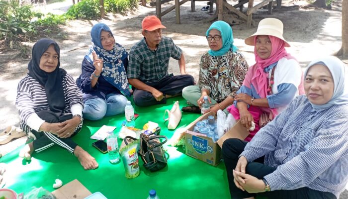 Alumni SD Negeri 060806/118 Medan Angkatan 1980 Gelar Silaturahmi di Pantai Dewi Indah