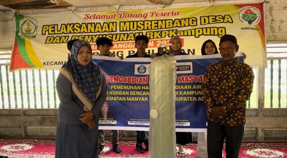 Tim PKM Universitas Samudra Serahkan Bantuan Peralatan Air Bersih ke Kampong Pahlawan Tamiang