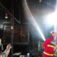 Dapur Rumah Makan Terbakar, Warga dan Damkar Cepat Padamkan Api