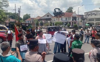 HIMAPSI dan SALING Demo Minta Copot Sekda Pematangsiantar
