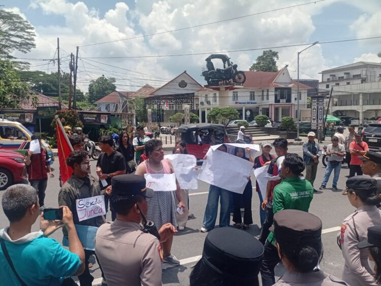 HIMAPSI dan SALING Demo Minta Copot Sekda Pematangsiantar