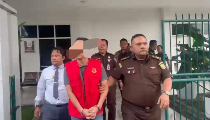 Menyusul 3 Rekannya, AR Resmi Kenakan Rompi Oranye Kejari Binjai