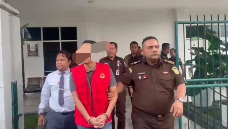 Menyusul 3 Rekannya, AR Resmi Kenakan Rompi Oranye Kejari Binjai