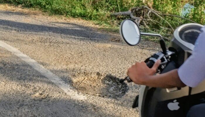 Jalan Rusak Nyawa Terinjak, Pemkab–DPRK Pidie Layak Disentak