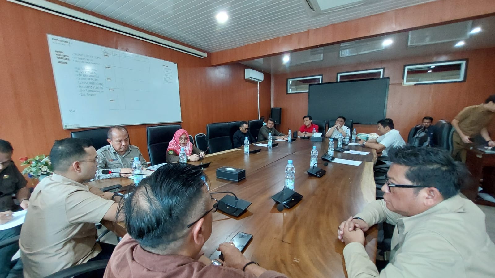Dituding Ciptakan Kekisruhan, DPRD Medan Cecar Dirut PUD Pasar Medan
