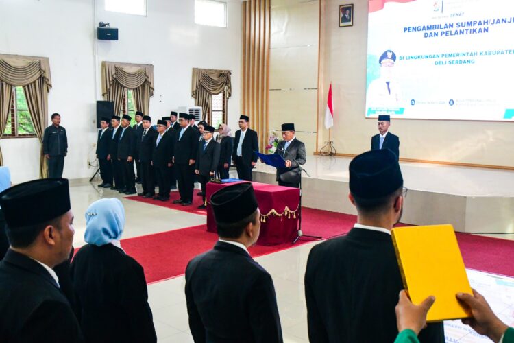 Lom Lom Suwondo Lantik 120 ASN, Kadis P3AP2KB Dirotasi Jadi Staf Ahli Bupati