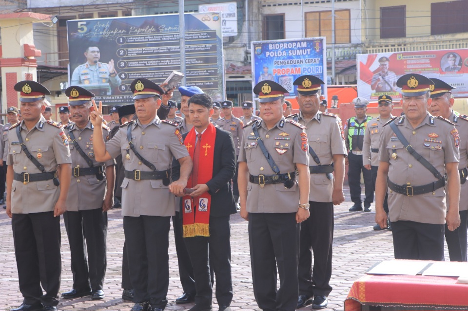 Upacara Sertijab, Kasat Lantas Polres Samosir Dirotasi Ke Polrestabes Medan