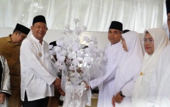 Bupati Syah Afandin Hadiri Halal Bihalal IKAPTK Sekaligus Lepas Tiga Calhaj