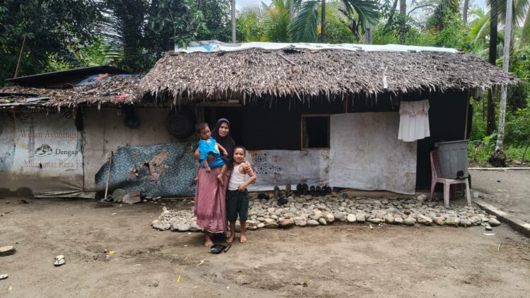 Negeri Berkembang, Janda di Abdya Bertahan di Rumah Plastik