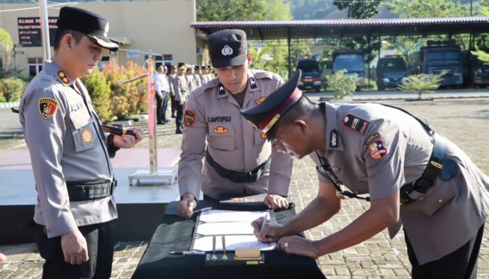 Kapolres Tapteng Pimpin Sertijab Sejumlah PJU dan Kapolsek