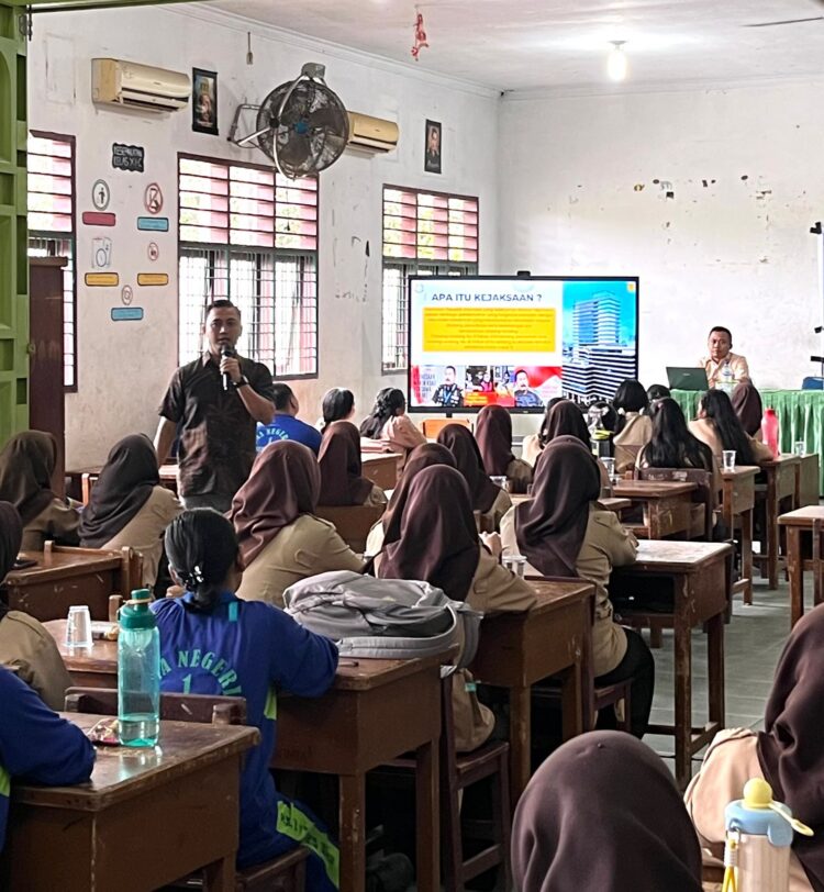 Kejari Deliserdang Gelar JSM di SMAN 1 Batang Kuis