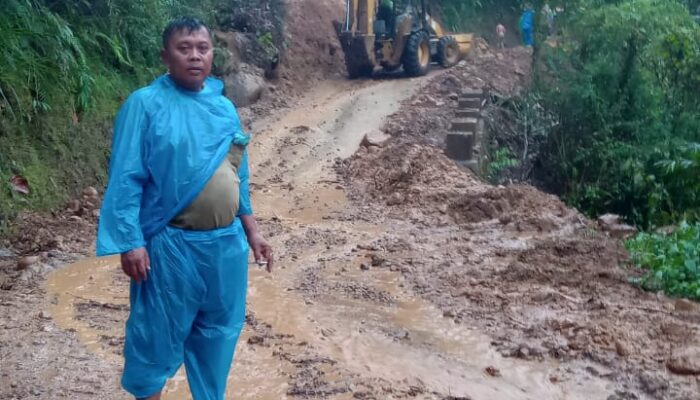 Warga Ampung Julu Minta Jalan Diaspal, Wildan SH: Kita Perjuangkan di APBD 2027