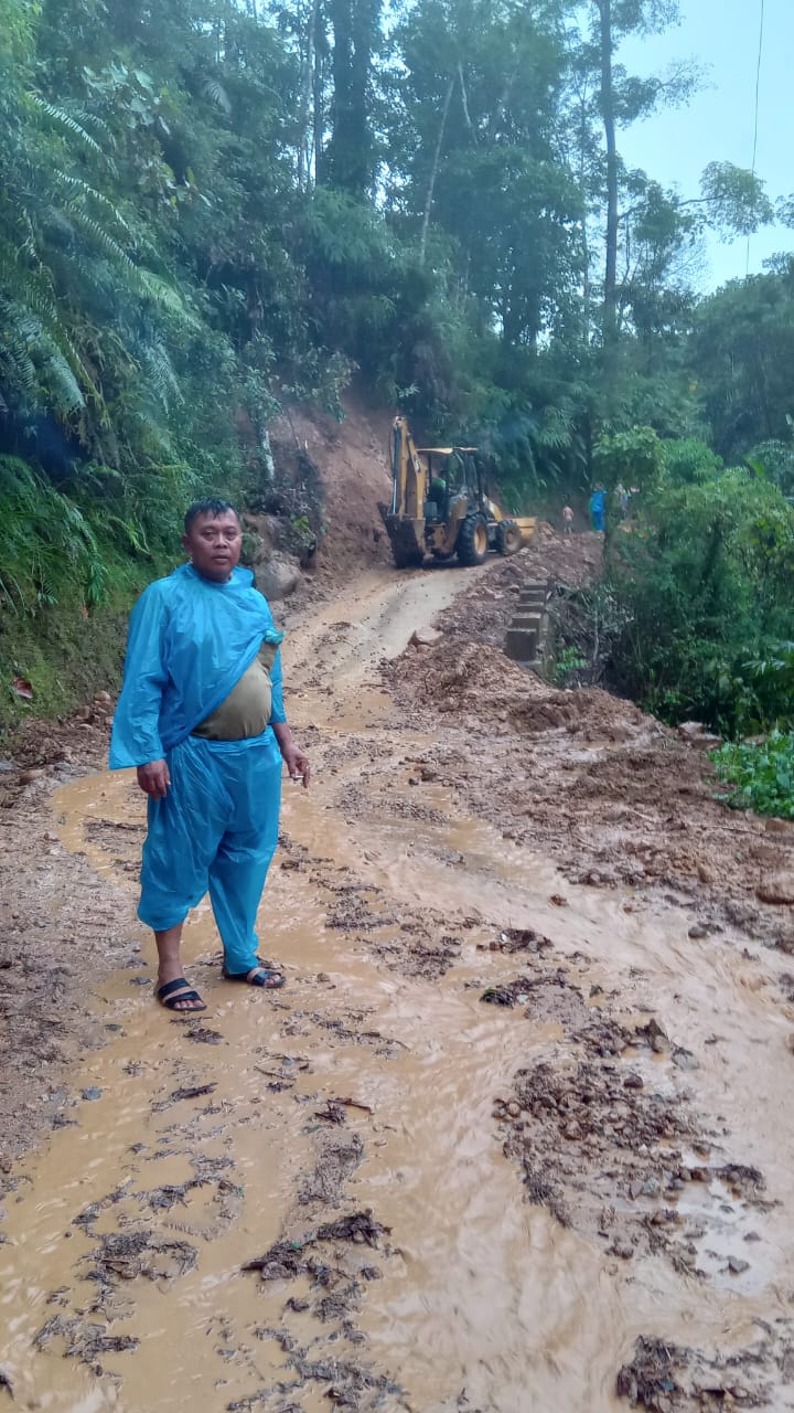 Warga Ampung Julu Minta Jalan Diaspal, Wildan SH: Kita Perjuangkan di APBD 2027